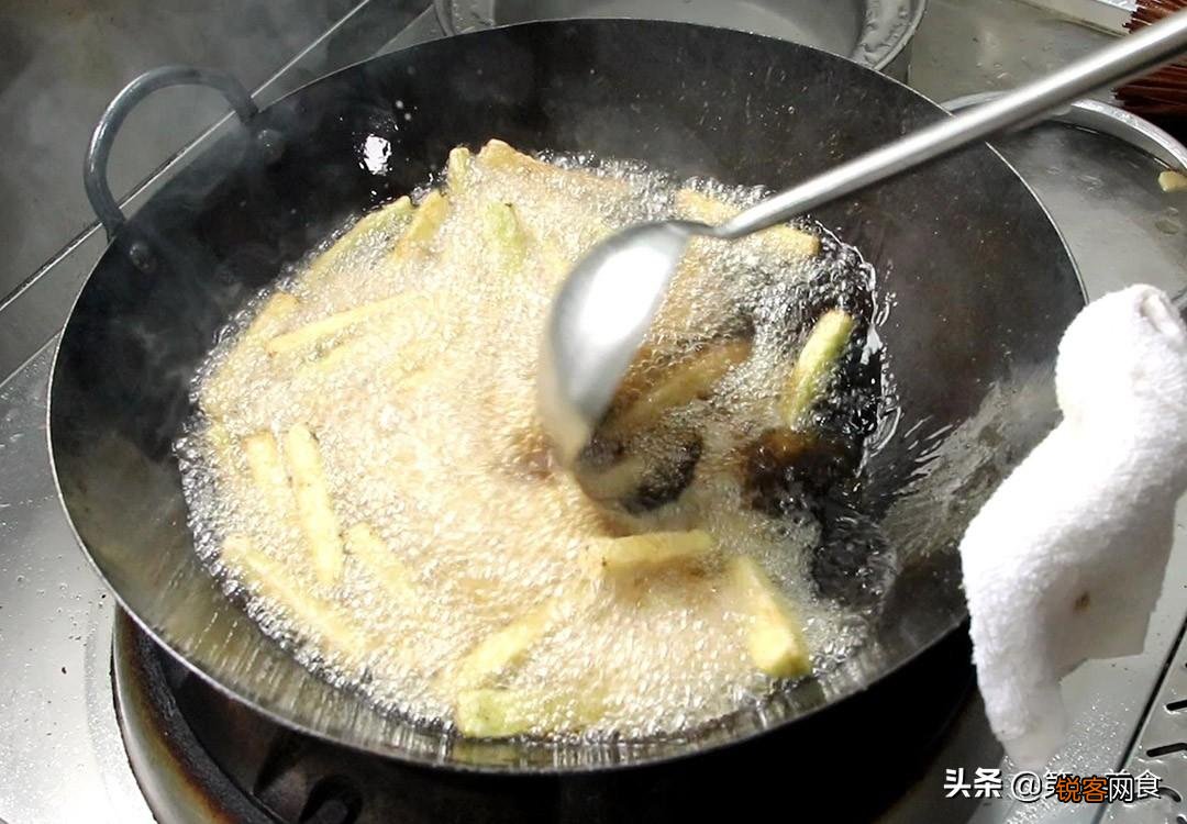 一点肉都不放，却比大鱼大肉都香，特别下饭 茄子的5种素烧做法
