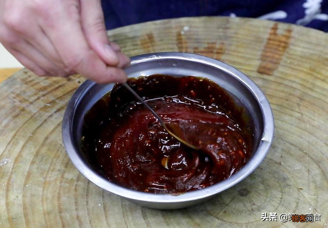 一点肉都不放，却比大鱼大肉都香，特别下饭 茄子的5种素烧做法