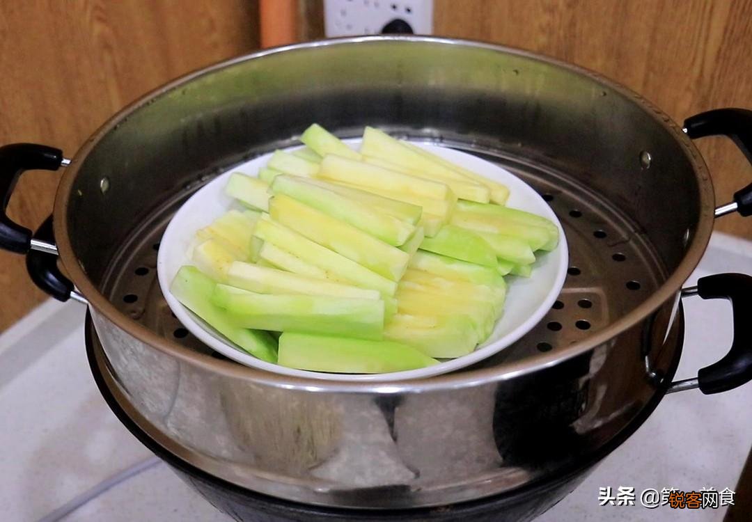 一点肉都不放，却比大鱼大肉都香，特别下饭 茄子的5种素烧做法