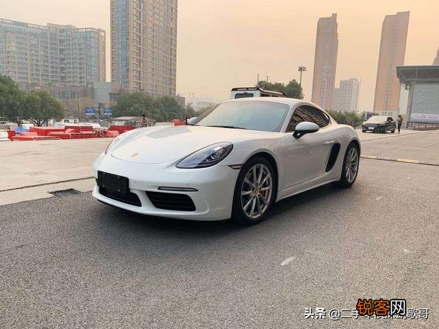 我想买一台车,10万左右的我不懂车,麻烦大家推荐一下？