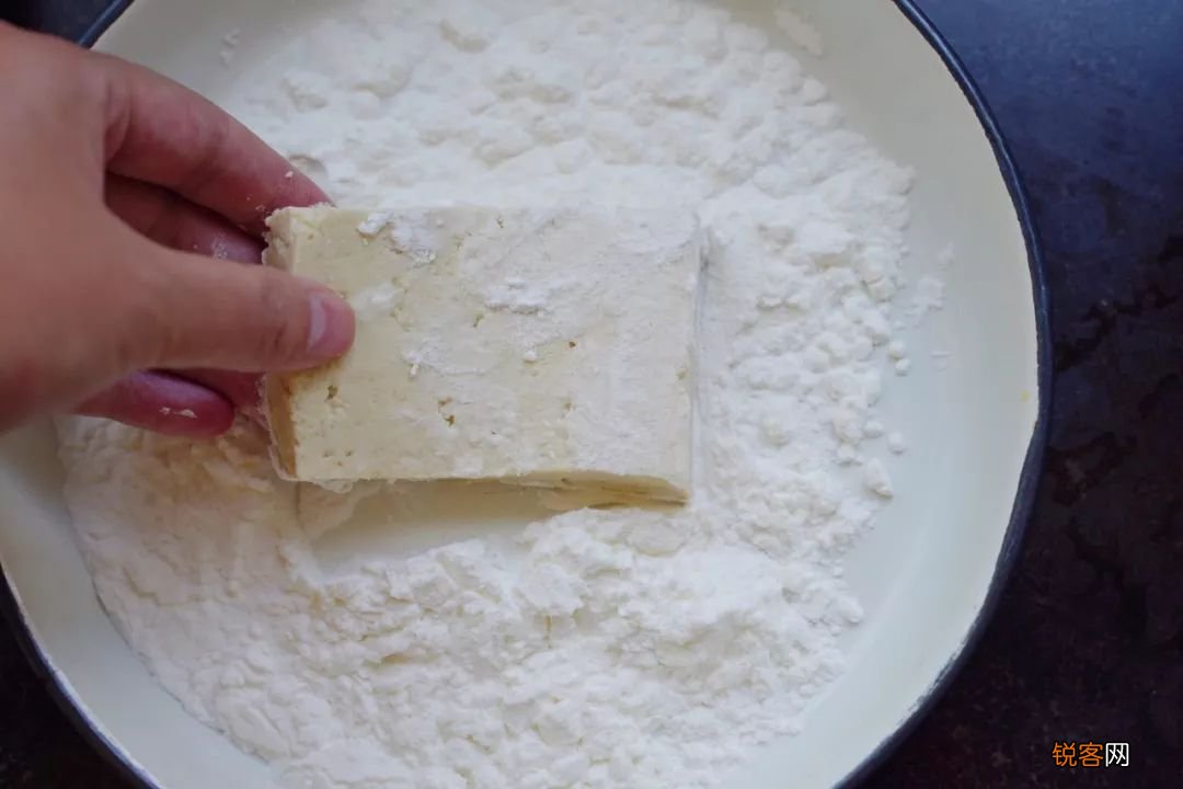 豆腐外焦里嫩怎么做 一个鸡蛋就足够