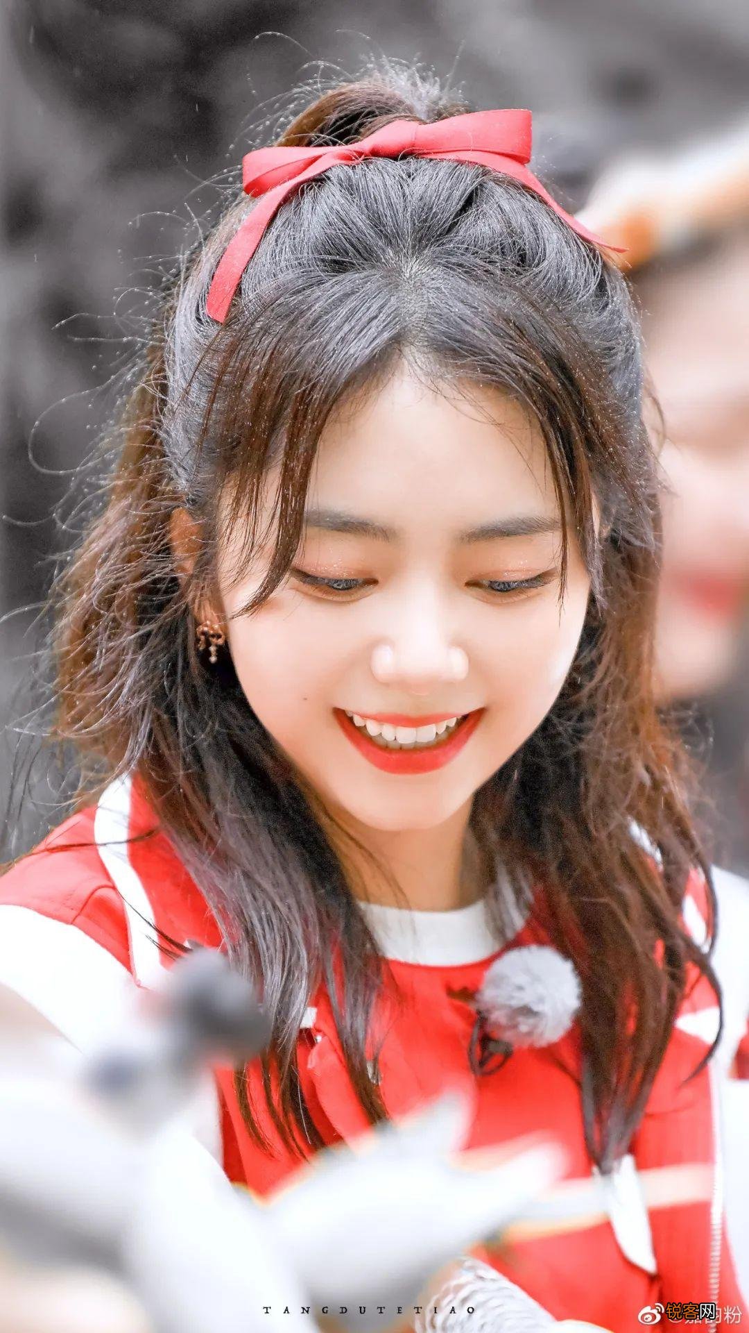 圆脸怎么扎头发好看 这样扎洋气又显脸小