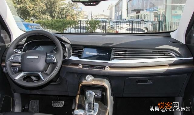 本人想买车,裸车十万元,最好是SUV,有比较适合的推荐吗？