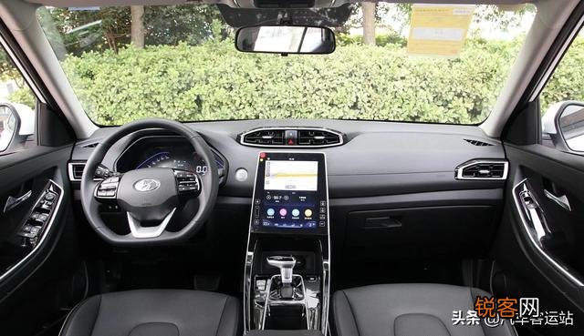 本人想买车,裸车十万元,最好是SUV,有比较适合的推荐吗？