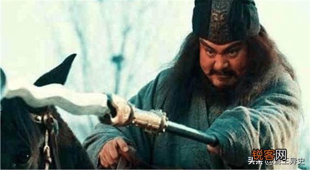 挺着将军肚能上战场吗？