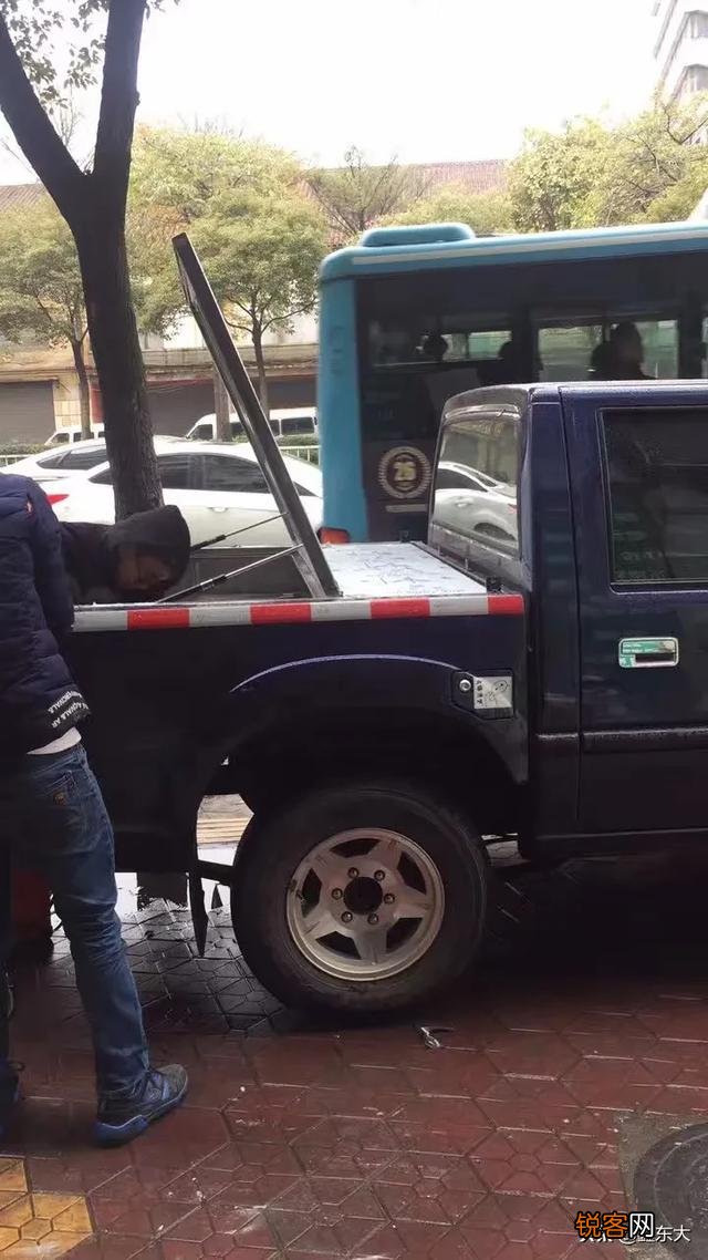 同样是13.98万元的长城炮和福特全顺,买哪个？求大神指教？