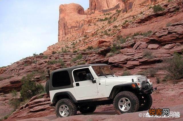 新款混动Jeep牧马人首次曝光,还能称得上是硬派越野吗？
