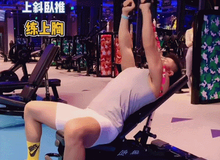 女人的胸缩水了怎么办 6个动作，帮你紧致肌肉练饱满胸肌