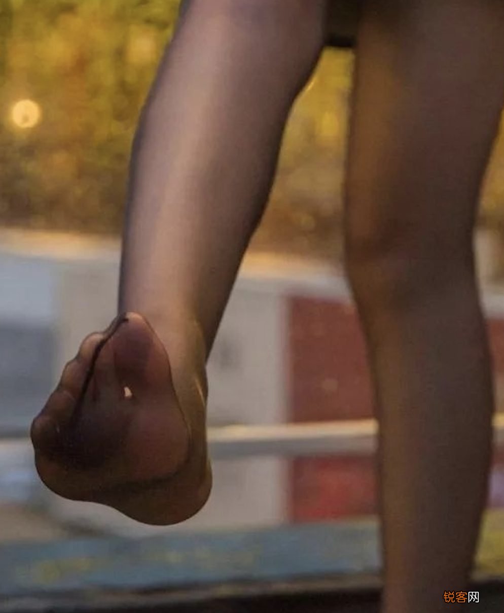 为什么冬天女生穿丝袜不冷 女生冬天的丝袜保暖吗