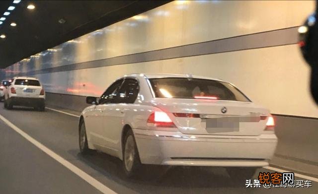 02年的宝马760还能开吗？