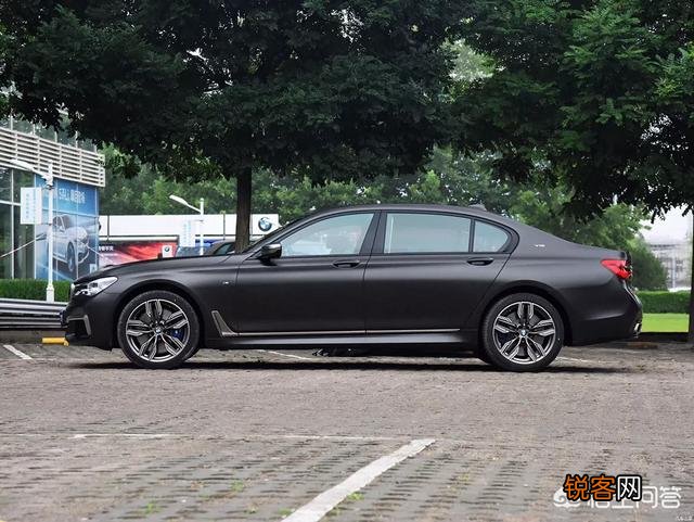 帕拉梅拉Turbo行政加长版4.0T和宝马M760Li,你更喜欢哪一辆？为什么？