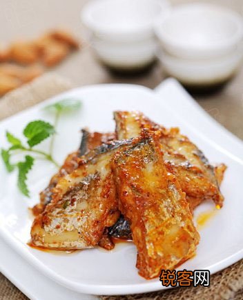 春季养生食谱：美味泡椒带鱼