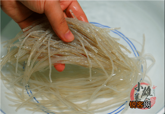真假粉条怎么辨别 用打火机烧1分钟，出现此种情况快扔掉，别吃了
