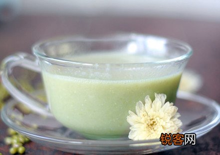 学生吃哪些食物不易近视