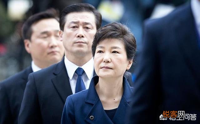 韩国两任总统被关押,李明博应从朴槿惠身上吸取哪些教训？