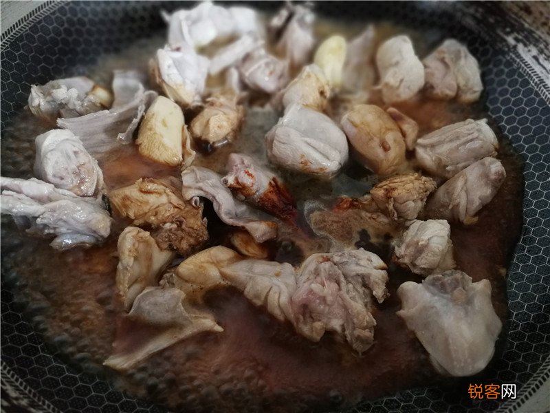 红烧兔子的做法怎么做好吃 红烧家兔肉这样做
