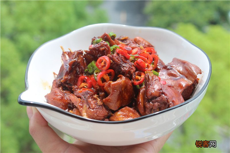 红烧兔子的做法怎么做好吃 红烧家兔肉这样做