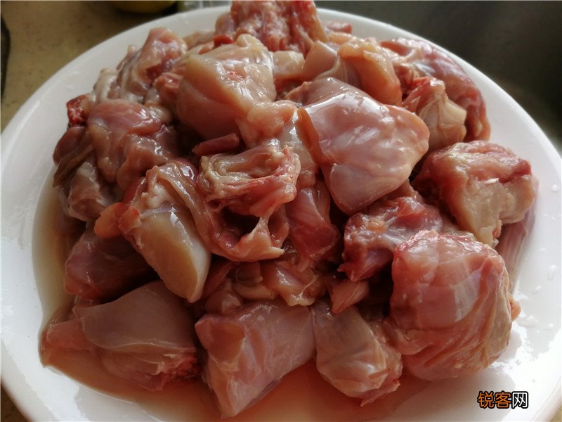 红烧兔子的做法怎么做好吃 红烧家兔肉这样做