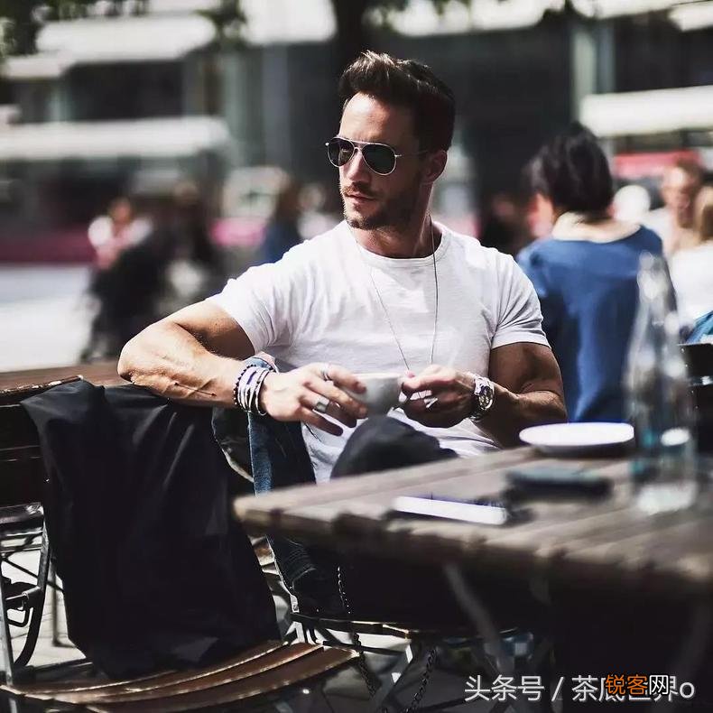 闷骚男典型特点 4大特征