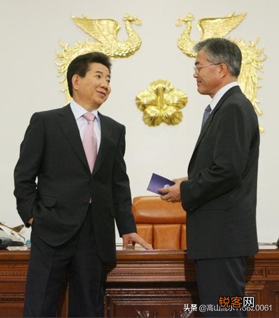 韩国前总统李明博二审后,再判23年,怎么看？