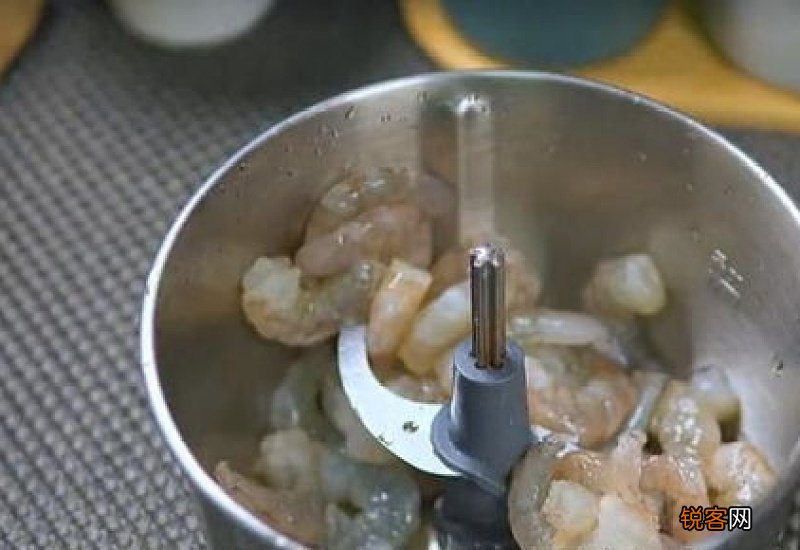 虾滑怎么做又嫩又弹 做虾滑的技巧