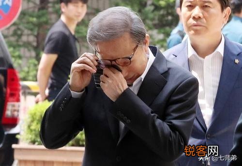 李明博被判17年。韩国总统为什么无一善终？