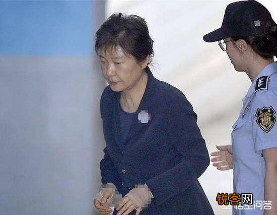 韩国前总统朴槿惠是在什么样的国际关系下被整下台的？