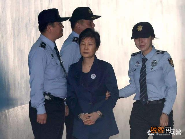 韩国前总统朴槿惠是在什么样的国际关系下被整下台的？