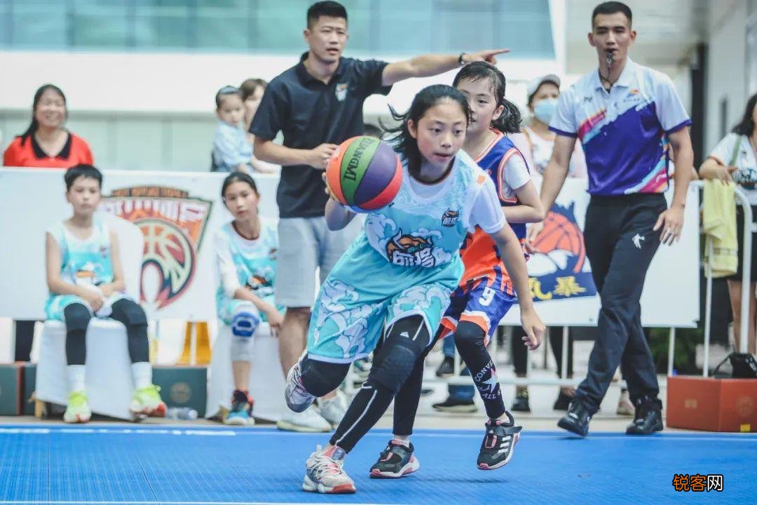 孩子学篮球有什么好处 我为什么要让孩子学篮球