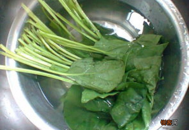 菠菜可以和鸡蛋一起吃吗