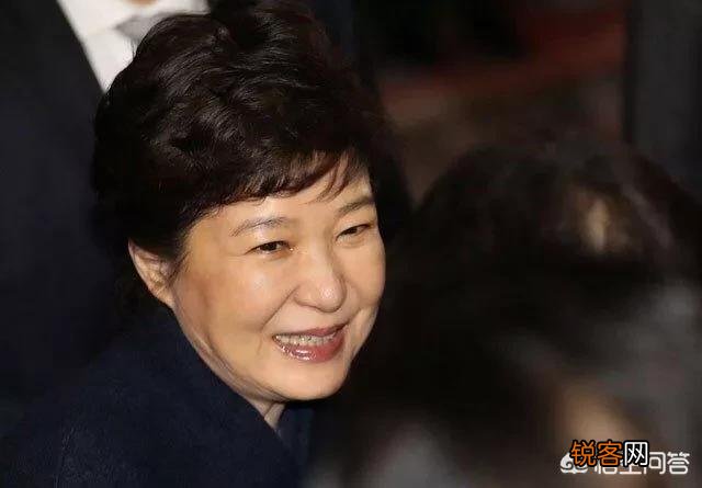 从朴槿惠的下场来看,你认为选上总统和做个好总统哪个更难？