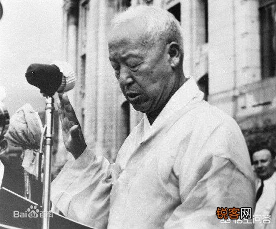 李承晚韩国首任总统,被称为是韩国“国父”,为何最后却流亡美国？