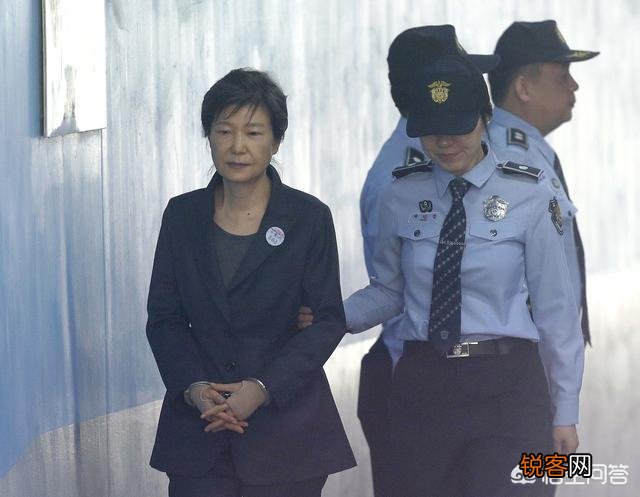 前韩国总统李明博又被批准逮捕,为什么韩国总统总是会被逮捕？