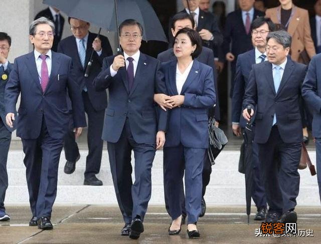 预测一下,韩国现总统文在寅,下台后会不会被清算坐牢？