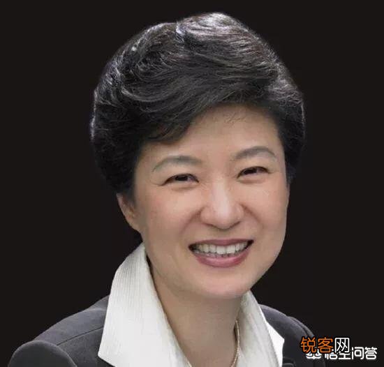 韩国前总统朴槿惠被闺蜜崔顺实害了,文在寅目前支持率下降,朴槿惠还有可能出来吗？