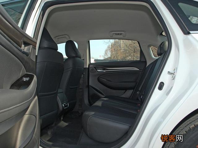 普通家庭第一辆车建议买哪一款合适,十万左右的？