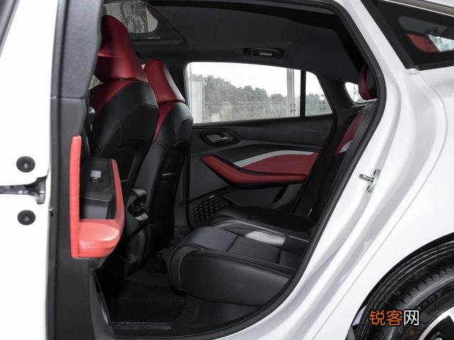 普通家庭第一辆车建议买哪一款合适,十万左右的？