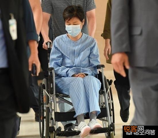 韩国第一个女总统朴槿惠,怎么就落了个今天的下场？