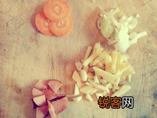 姜酱火腿肉的做法