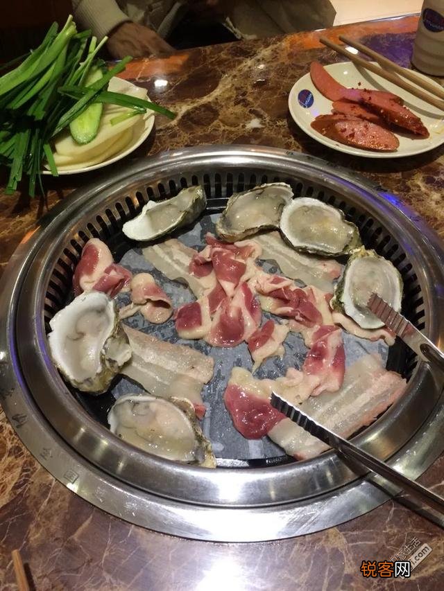 为什么自助餐大部分都是火锅和烤肉的形式？