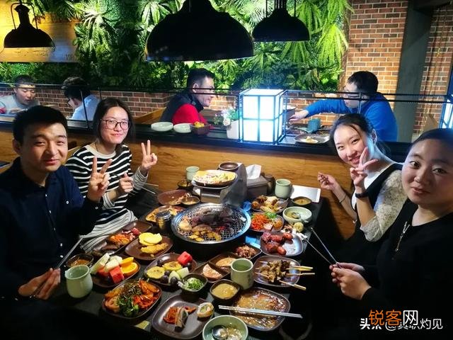 为什么自助餐大部分都是火锅和烤肉的形式？