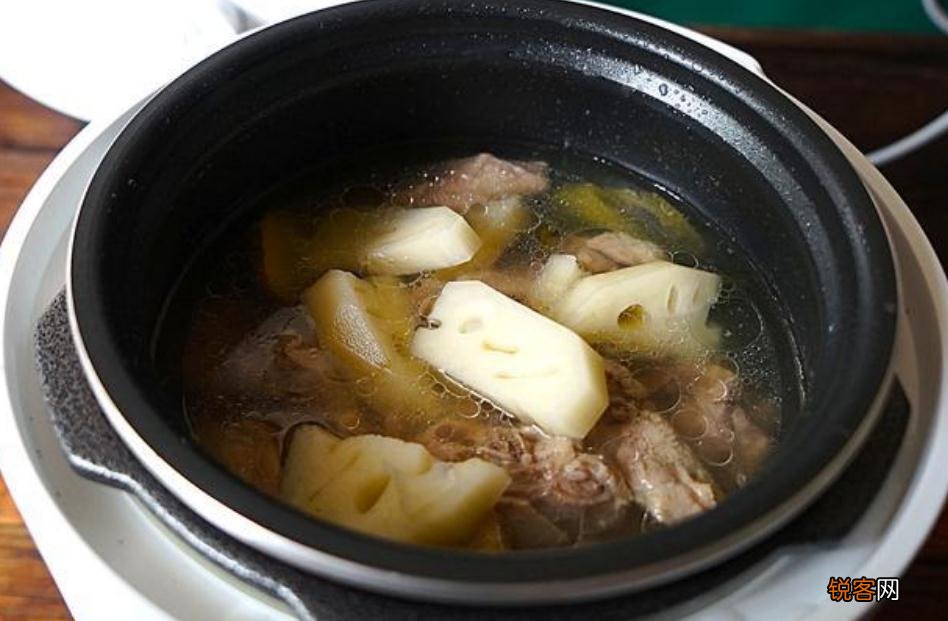炖莲藕汤的做法 软糯鲜香不发黑