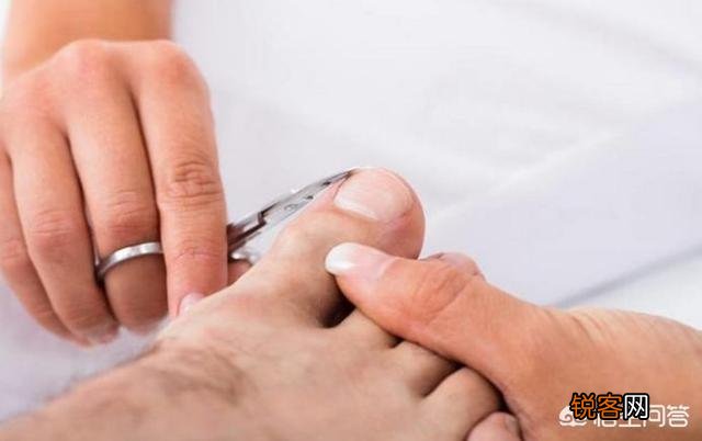 肝开始癌变时,脚底会有3个迹象,若一个不占,肝癌离你还很远！迹象是什么？
