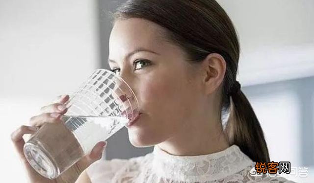 有人说一旦“脸上”有这3种表现,十有八九是“肝毒”太深了,指的是什么？