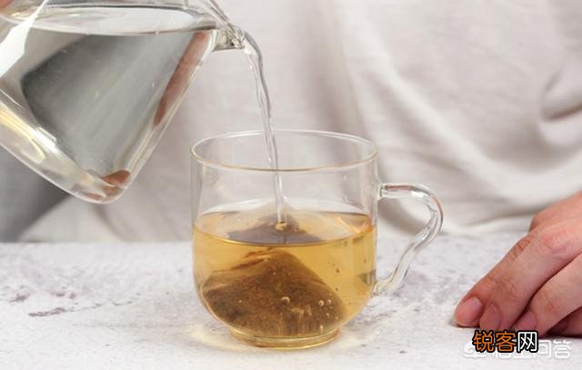 有人说一旦“脸上”有这3种表现,十有八九是“肝毒”太深了,指的是什么？