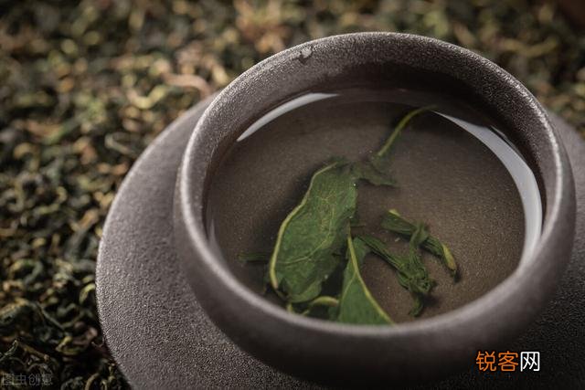 身上有小红点痣是肝有问题吗？