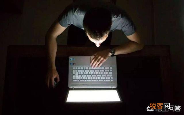 不管男女,身体出现这种“红痣”,说明你的肝脏病变了,究竟指的什么样的红痣？