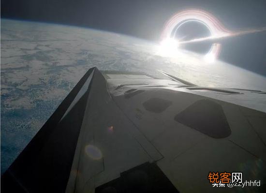 有没有一部科幻电影能够超越《星际穿越》,如果有请介绍给我？