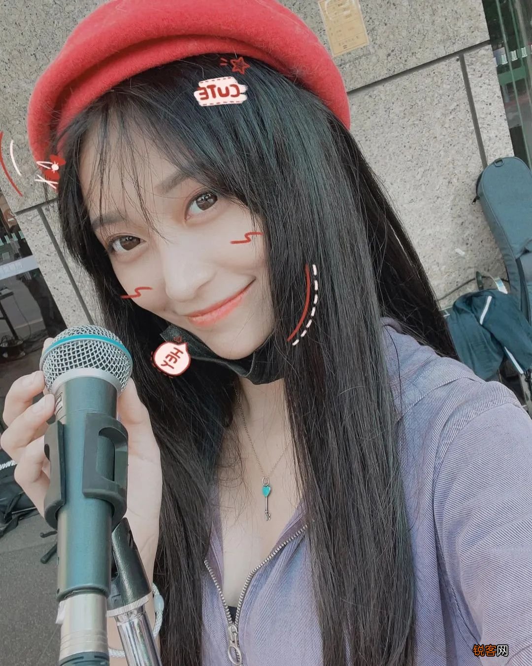 最美女警 身材好到打码