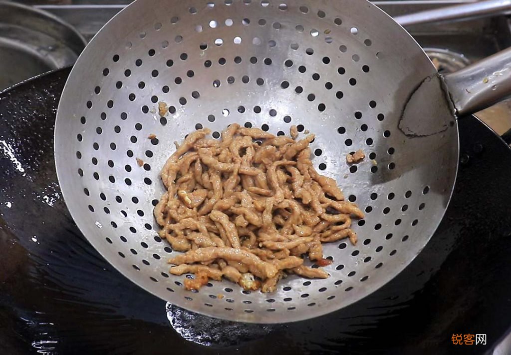 青椒炒肉丝的做法 青椒炒肉的步骤